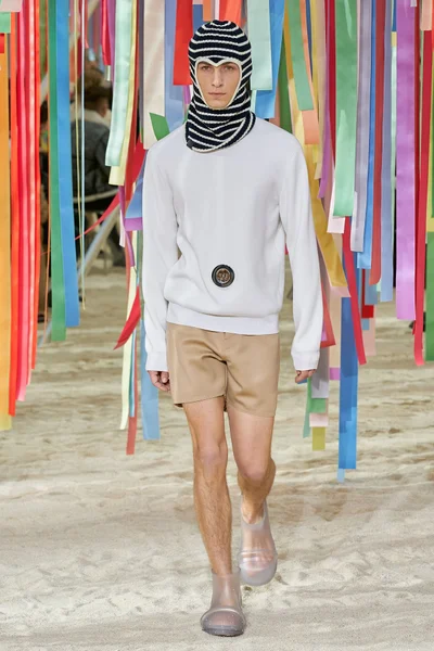 Look 35